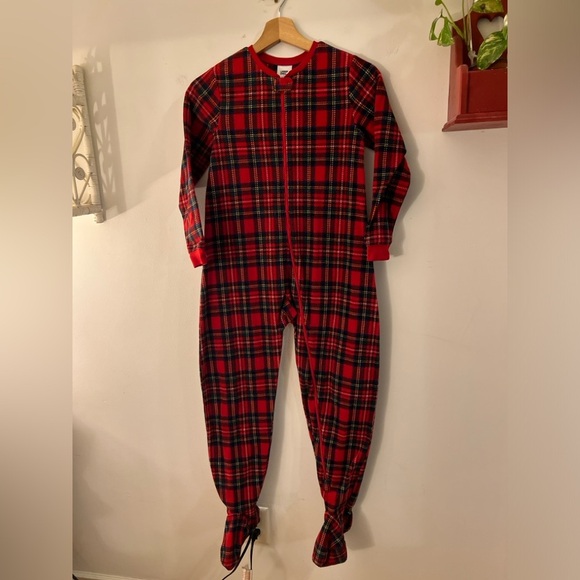 Lands’ End Plaid Footed Onesie Pajamas 8 - Picture 1 of 9